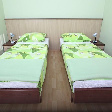 Apartments Eufemija Novalja Bagian luar foto