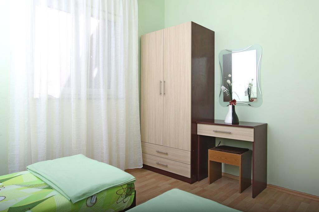 Apartments Eufemija Novalja Bagian luar foto